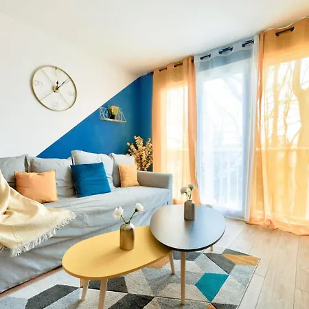 Le Cosy Yellow Lumineux A 5 Min De La Gare D'evry Avec Parking Gratuit *