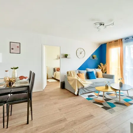 Le Cosy Yellow Lumineux A 5 Min De La Gare D'evry Avec Parking Gratuit